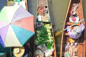 Mercados flotantes en Tailandia